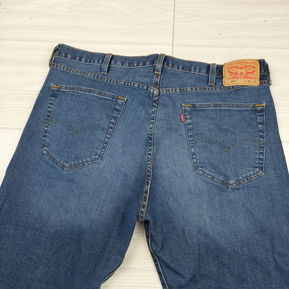 Levi's 501 Original Fit Jeans Mens 40x30 Blue Medium Wash Button Fly Straight